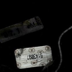 مملوكة مسبقًا حقيبة شانيل "فانيتي" شكل علبة جلد كافيار بني داكن