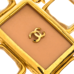 مملوكة مسبقًا بروش شانيل غريبويكس وردي مزين CC مشبك ذهبي اللون 