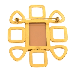 مملوكة مسبقًا بروش شانيل غريبويكس وردي مزين CC مشبك ذهبي اللون 