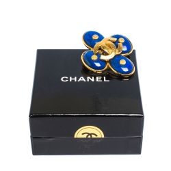 مملوكة مسبقًا Chanel CC Flower Blue Lapis Lazuli Cabochon Gold Plated Pin Brooch