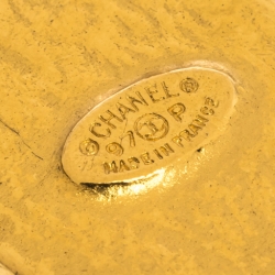 مملوكة مسبقًا Chanel CC Flower Blue Lapis Lazuli Cabochon Gold Plated Pin Brooch