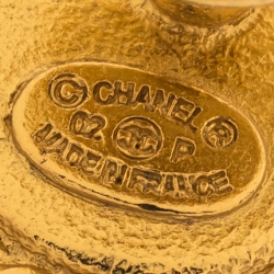 Pre Owned Chanel CC Faux Pearl Gold Tone Round Pin Brooch