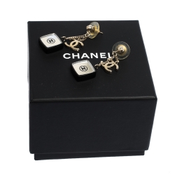 مملوكة مسبقًا Chanel CC Crystal Resin Mirrored Gold Tone Dangle Earrings