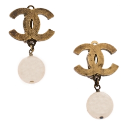 مملوكة مسبقًا Chanel CC Faux Pearl Textured Gold Tone Drop Earrings