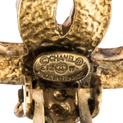 مملوكة مسبقًا Chanel CC Faux Pearl Textured Gold Tone Drop Earrings