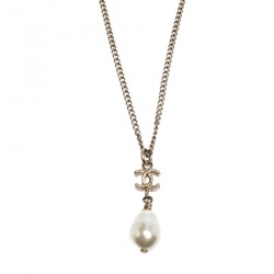 Chanel CC Faux Pearl Gold Tone Pendant Necklace Chanel