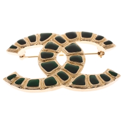 مملوكة مسبقًا Chanel CC Green Enamel Gold Tone Pin Brooch