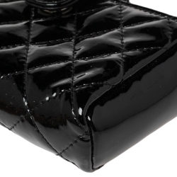 Pre Owned Chanel Black Quilted Patent Leather CC Phone Holder Pouch