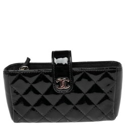 Pre Owned Chanel Black Quilted Patent Leather CC Phone Holder Pouch