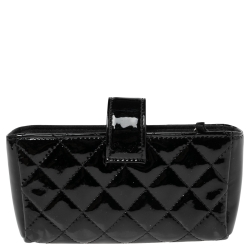 Pre Owned Chanel Black Quilted Patent Leather CC Phone Holder Pouch