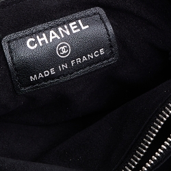 Pre Owned Chanel Black Quilted Patent Leather CC Phone Holder Pouch