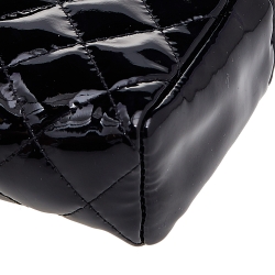 Pre Owned Chanel Black Quilted Patent Leather CC Phone Holder Pouch