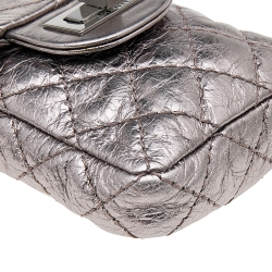 Pre Owned Chanel Metallic Silver Quilted Crinkled Leather Reissue Phone Holder 