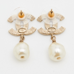 Pre Owned Chanel Black Enamel CC Faux Pearl Drop Earrings