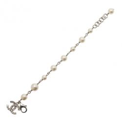 مملوكة مسبقًا Chanel CC Crystal Pearl Bracelet