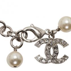 مملوكة مسبقًا Chanel CC Crystal Pearl Bracelet