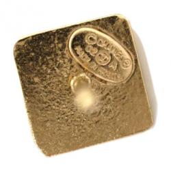 مملوكة مسبقًا حلق مثقوب شانيل مربع قفل دوار شعار CC