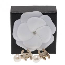 Pre Owned حلق شانيل CC لؤلؤ