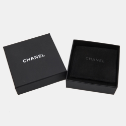 مملوكة مسبقًا Chanel CC Faux Pearl Crystals Gold Tone Pin Brooch