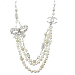 Pre Owned عقد حزام شانيل باللؤلؤ و فيونكة كريستال