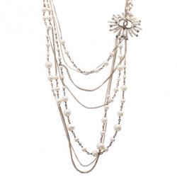 Pre Owned عقد طويل شانيل متعدد كريستال أسود لؤلؤي وأبيض