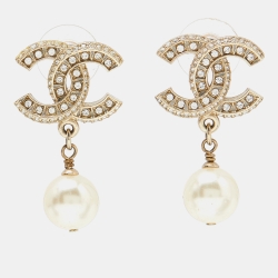 مملوكة مسبقًا Chanel Pale Gold Tone Crystal CC Faux Pearl Drop Earrings