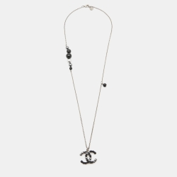 مملوكة مسبقًا Chanel CC Faux Pearl Silver Tone Necklace