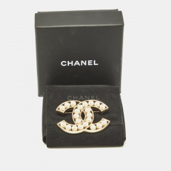 Pre Owned Chanel CC Faux Pearl Gold Tone Brooch