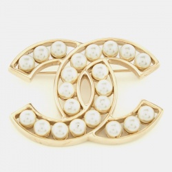 Pre Owned Chanel CC Faux Pearl Gold Tone Brooch
