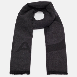 مملوكة مسبقًا Chanel Grey Interlock CC Logo Cashmere Shawl 