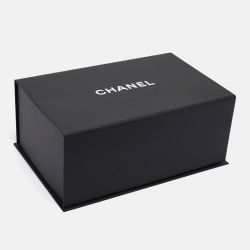 مملوكة مسبقًا Chanel Grey Interlock CC Logo Cashmere Shawl 