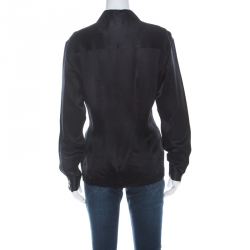 مملوكة مسبقًا قميص شانيل فينتدج كلاسيك حرير ساتان أسود بأز رار أمامية M