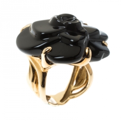 Chanel Camelia Carved Onyx 18K Yellow Flower Cocktail Gold Ring
