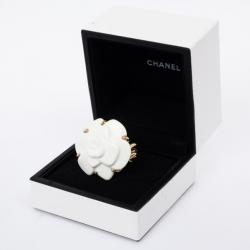 Chanel Camelia White Agate Flower 18K Yellow Gold Ring Size 54