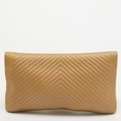 مملوكة مسبقًا Chanel Tan Chevron Leather Foldover Boy Clutch