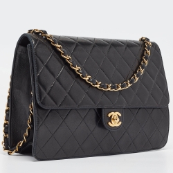 Pre Owned Chanel Black Quilted Leather CC Flap Bag