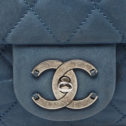 Pre Owned Chanel Blue Quilted Iridescent Leather Medium In-The-Mix Flap Bag