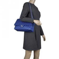 Pre Owned حقيبة شانيل قلاب مفرد كلاسيك ماكسي جلد كافيار مبطنة زرقاء