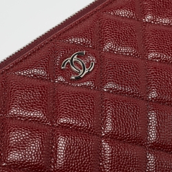 Pre Owned Chanel Red Quilted Caviar Leather Medium O-Case Zip Pouch