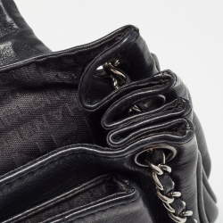 مملوكة مسبقًا Chanel Black Quilted Leather Mademoiselle Lock Accordion Flap Bag