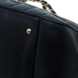 Pre Owned حقيبة شانيل شوكيليت بار جلد أسود بيتيت شوبر