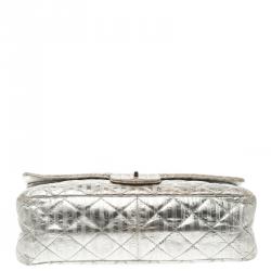 مملوكة مسبقًا حقيبة شانيل قلاب 227 كلاسيك 2.55 ريإيشو مخططة جلد مبطنة فضية