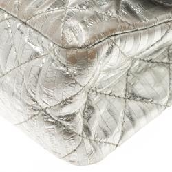 مملوكة مسبقًا حقيبة شانيل قلاب 227 كلاسيك 2.55 ريإيشو مخططة جلد مبطنة فضية