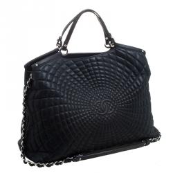 Pre Owned حقيبة يد شانيل سي هيت كبيرة جلد إريدسنت مبطنة سوداء