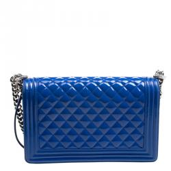 مملوكة مسبقًا Chanel Blue Quilted Patent Leather Cruise 2015 New Medium Boy Flap Bag