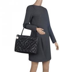 Pre Owned حقيبة يد شانيل ميداليون جلد كافيار مبطنة سوداء