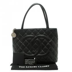 Pre Owned حقيبة يد شانيل ميداليون جلد كافيار مبطنة سوداء