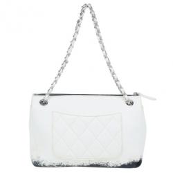 مملوكة مسبقًا Chanel White Limited Edition Blizzard Jumbo Flap Bag
