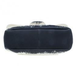 مملوكة مسبقًا Chanel White Limited Edition Blizzard Jumbo Flap Bag