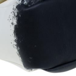 مملوكة مسبقًا Chanel White Limited Edition Blizzard Jumbo Flap Bag